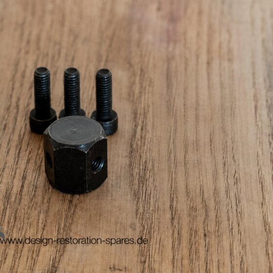 Poul Kjaerholm PK9 Leg Connector Unit | Fritz Hansen | E. Kold Christensen