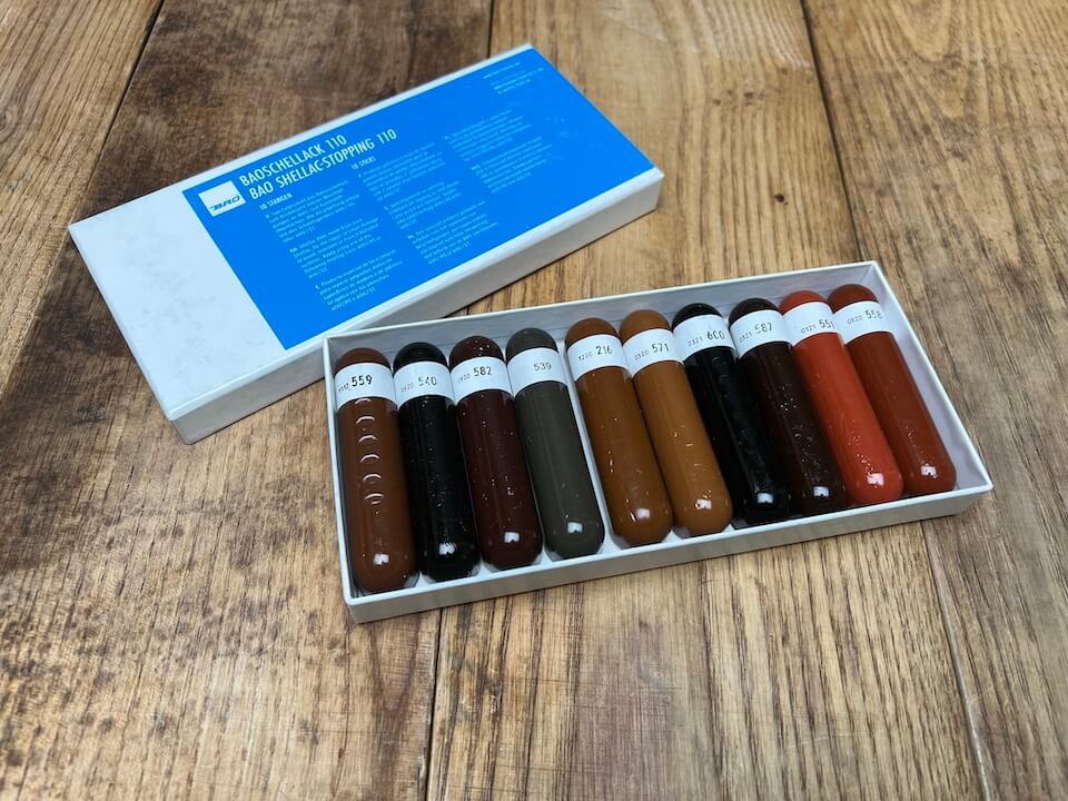 For quick repair of damages at wooden surfaces | BAO SHELLAC-STOPPING 110 | Set 4