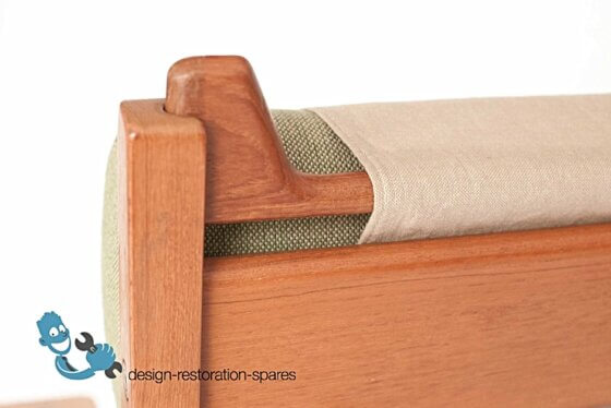 Wooden Hanger for Headrest Pillow GE 375 | Hans Wegner | Getama